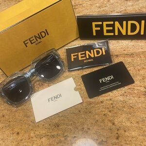 Fendi FE401011 90A 50-23-145 Authentic brand new eyewear sunglasses Italy